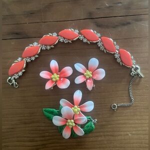 Vintage Jewelry Set SOFT ORANGE Enamel Brooch/Earrings CLIP & Thermoset Bracelet